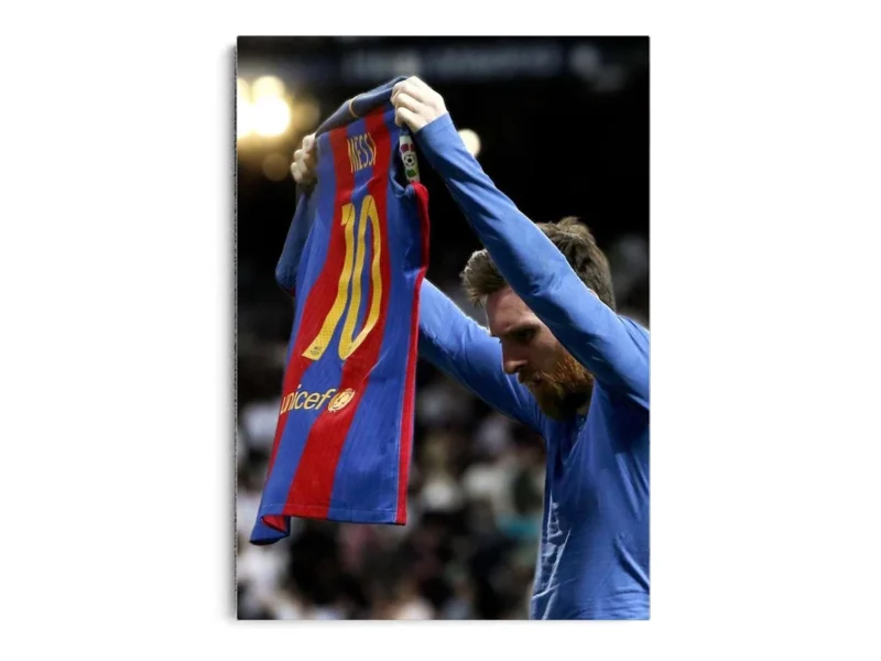 Póster Lionel Messi Mostrando Camiseta del FC Barcelona