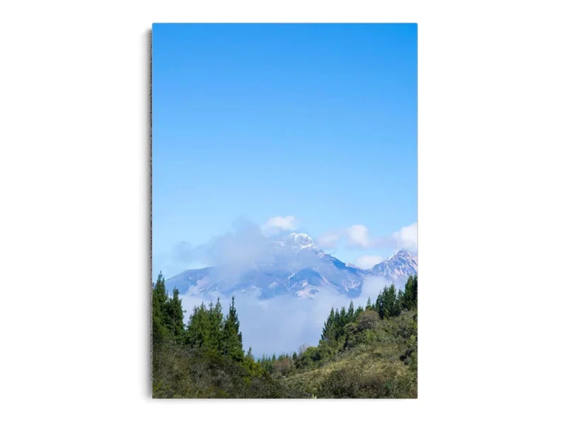Póster Fotografía Paisaje Montaña entre Campos