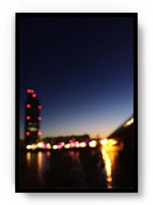 Arte Fotografía Desenfocada de Ciudad en el Fondo