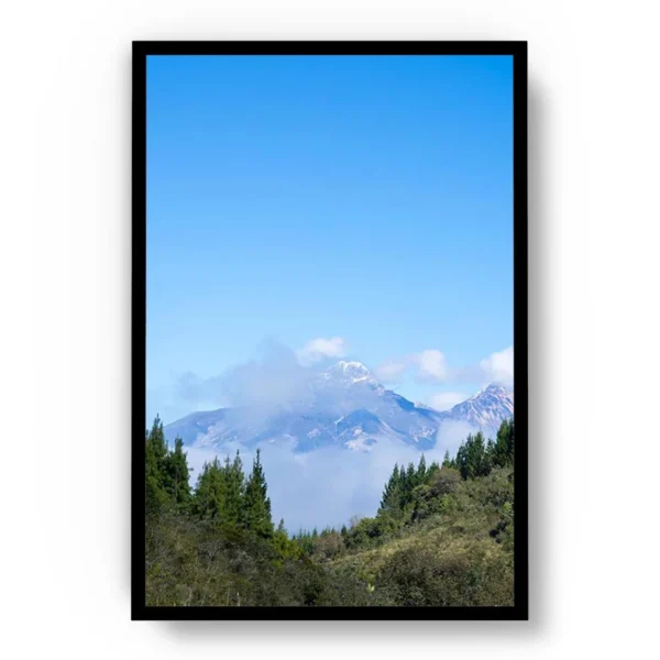 Póster Fotografía Paisaje Montaña entre Campos