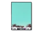 Póster Pop Art Cielo Turquesa con Casas Blancas y Palmeras