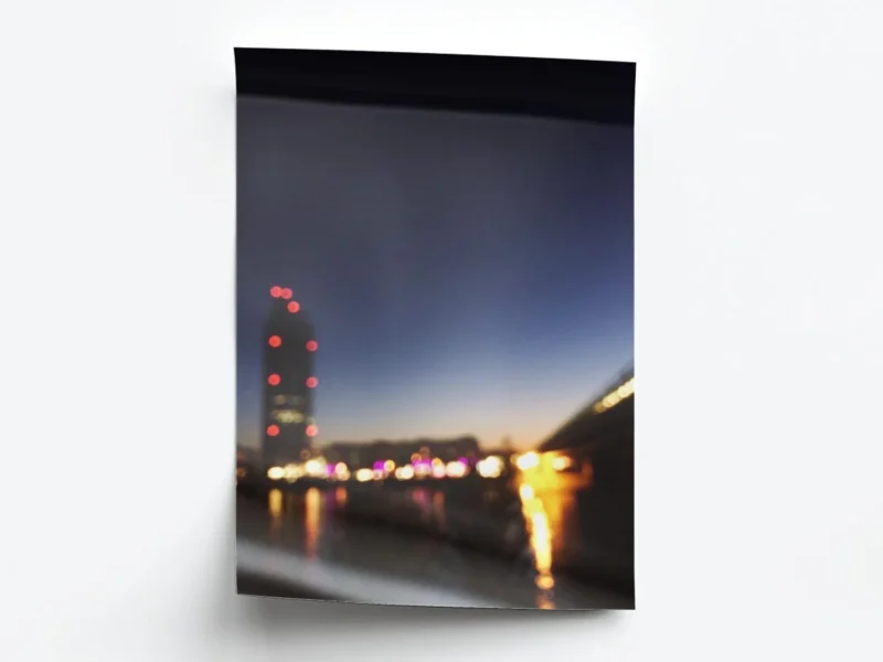 Arte Fotografía Desenfocada de Ciudad en el Fondo